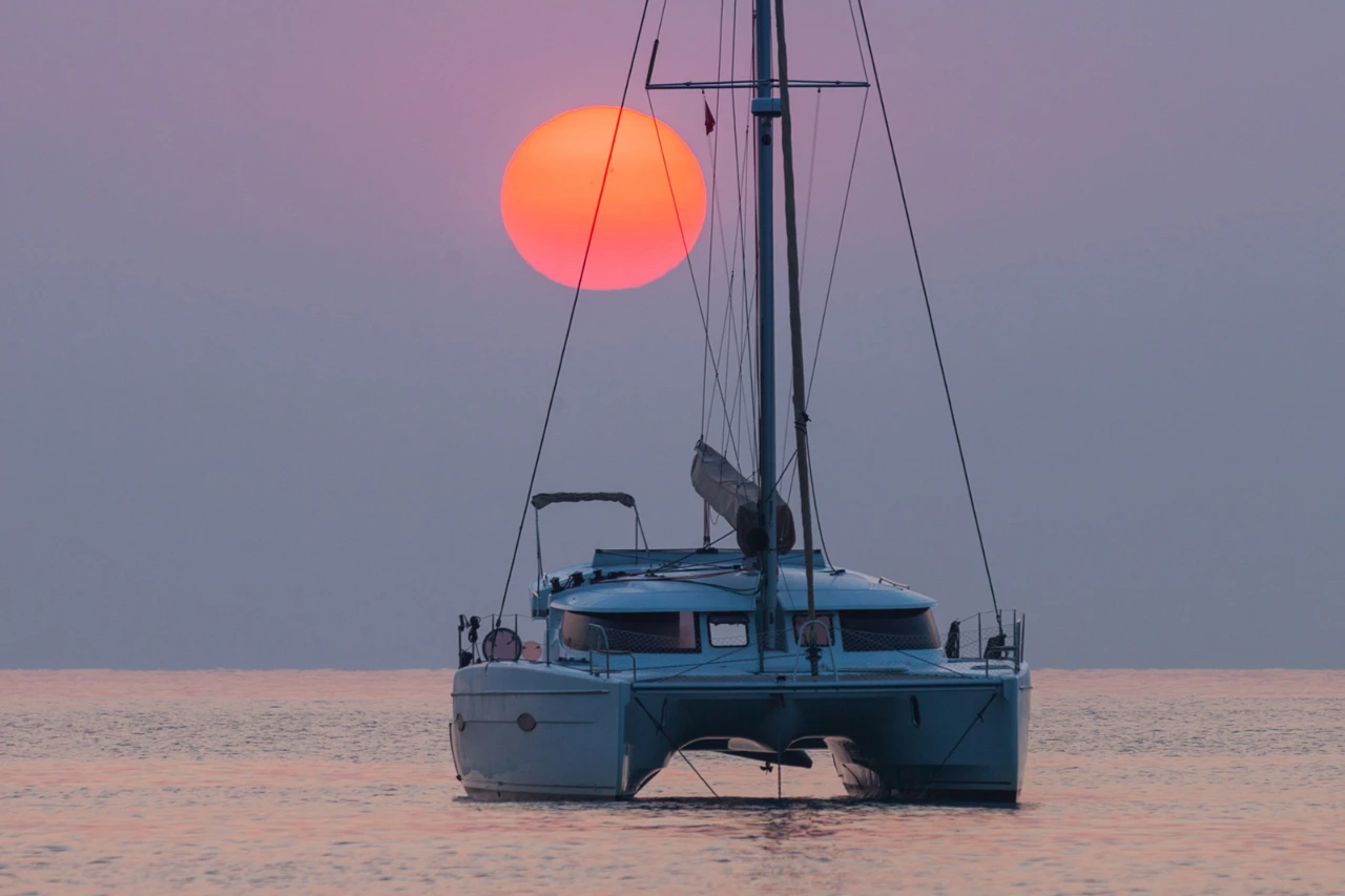 UNVEILING THE ULTIMATE SUNSET CRUISE EXPERIENCE IN MIRISSA (SHARED)