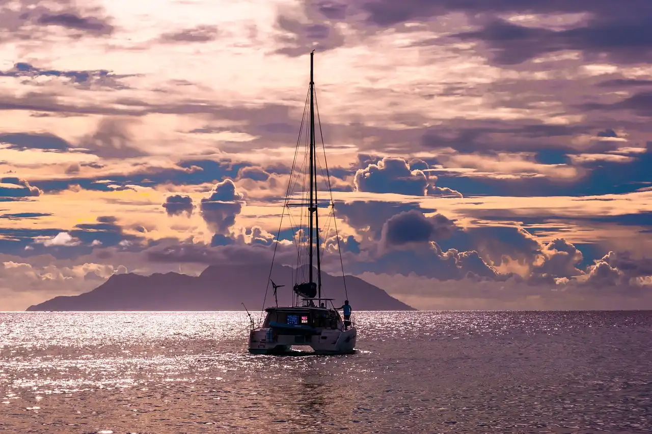 Unveiling the Ultimate Sunset Cruise Experience in Mirissa